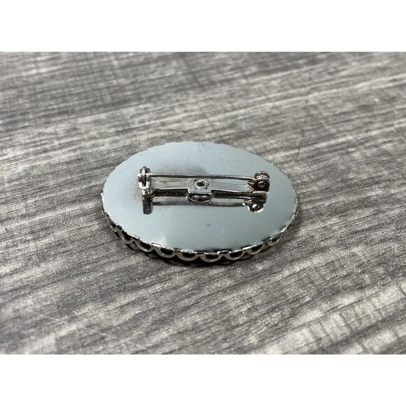 Vintage Blue White Porcelain Floral Flowers Oval Framed Ladies Brooch Pin - Picture 5 of 7